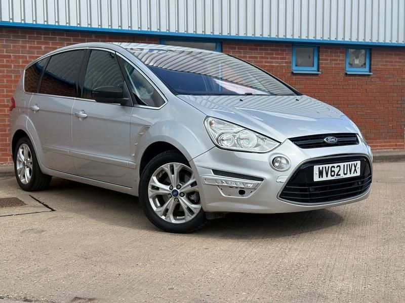 Begagnad Ford S-MAX Titanium 2012 Silver Minibuss