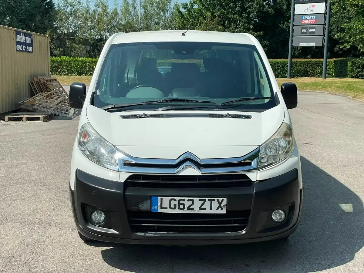 Used Citroën Dispatch 126 HP (92 kW) 2012 White MPV