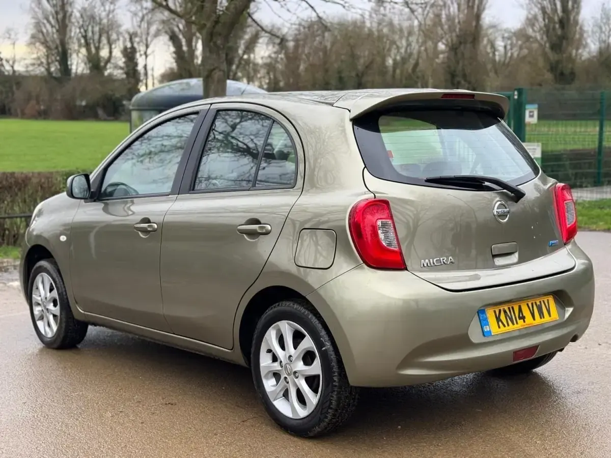 Usado Nissan Micra Acenta 2014 Verde Citadino