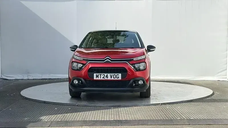 Used Citroën C3 PureTech 83 HP (61 kW) 2024 Red Hatchback