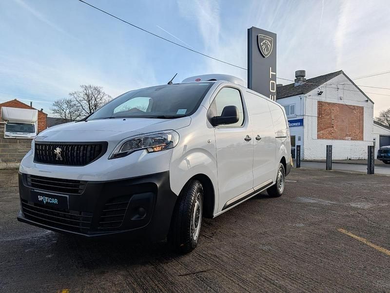 Used Peugeot Expert Premium 145 HP (106 kW) 2023 White Van