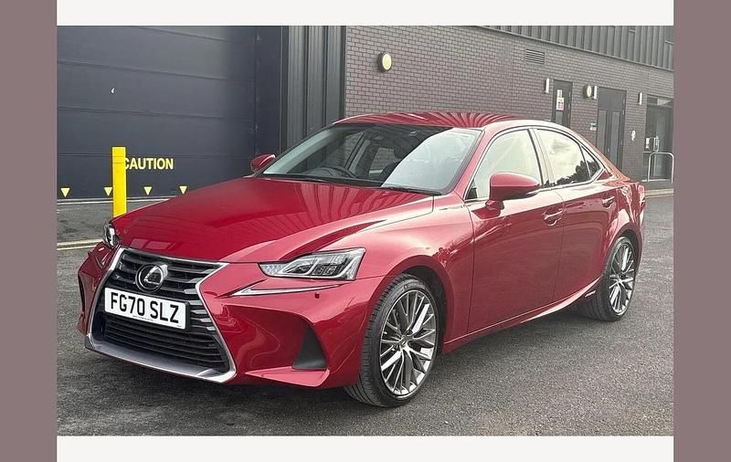 Used Lexus IS300h 223 HP (164 kW) 2020 Red Sedan