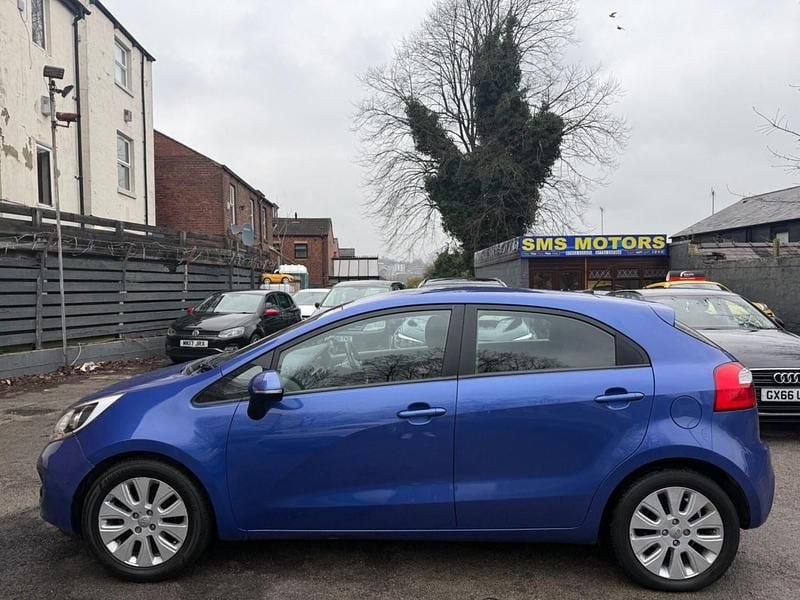Used Kia Rio 2014 Blue Hatchback