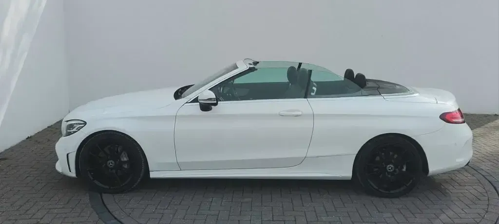 Usado Mercedes C200 AMG line 198 HP (145 kW) 2019 Branco Cabrios