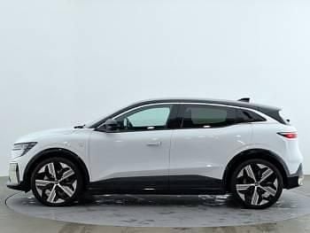 Used Renault Megane E-Tech Iconic 159 kW (217 HP) 2024 White Hatchback