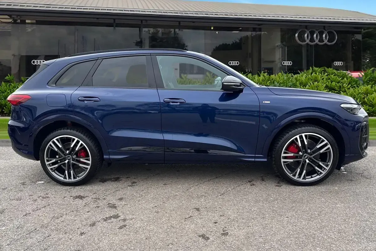 Used Audi Q5 Comfort 204 HP (150 kW) 2026 Blue SUV