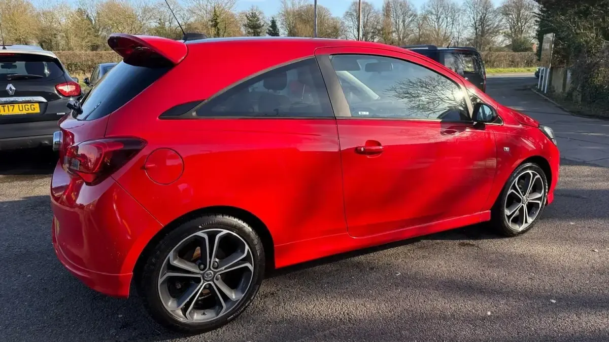 Używany Vauxhall Corsa Edition 150 KM (110 kW) 2018 Czerwony Hatchback