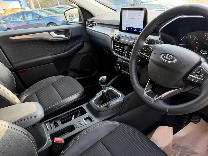 Used Ford Kuga Titanium 150 HP (110 kW) 2020 White SUV