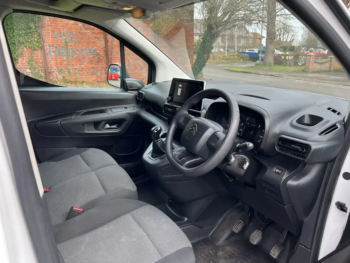 Used Citroën Berlingo 2019 White MPV