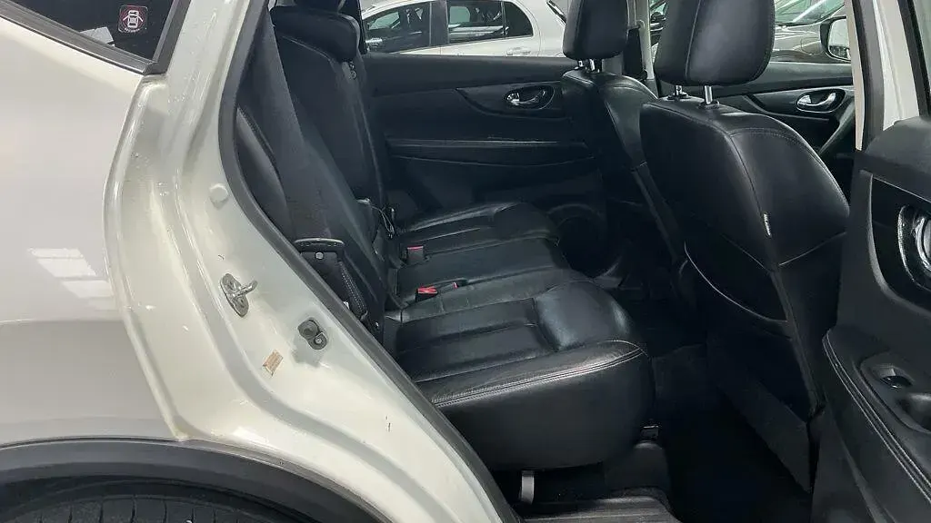 Used Nissan X-Trail S 131 HP (96 kW) 2016 White SUV