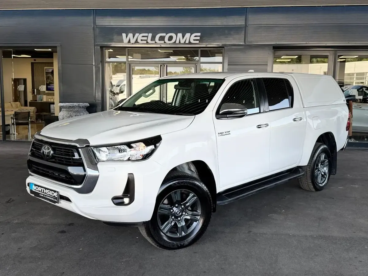 Used Toyota HiLux 150 HP (110 kW) 2023 White Pickup