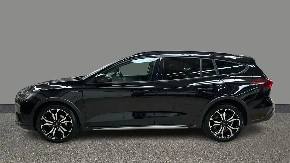 Usado Ford Focus Active X 125 HP (91 kW) 2024 Preto Carrinha