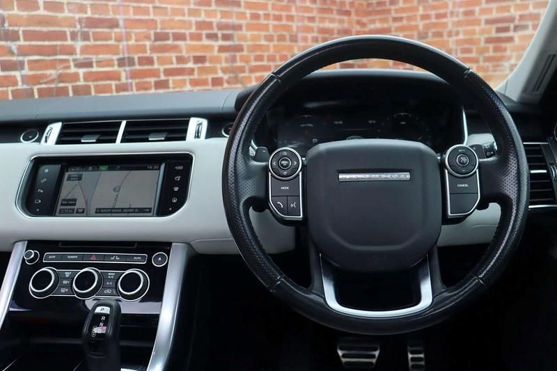 Used Land Rover Range Rover HSE Dynamic 306 HP (225 kW) 2016 Brown SUV