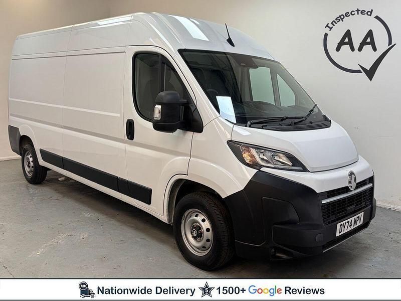 Used Vauxhall Movano S 140 HP (102 kW) 2024 White MPV