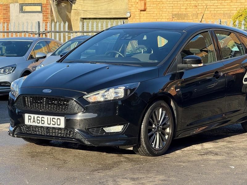 Used Ford Focus ST-Line 150 HP (110 kW) 2017 Black Hatchback