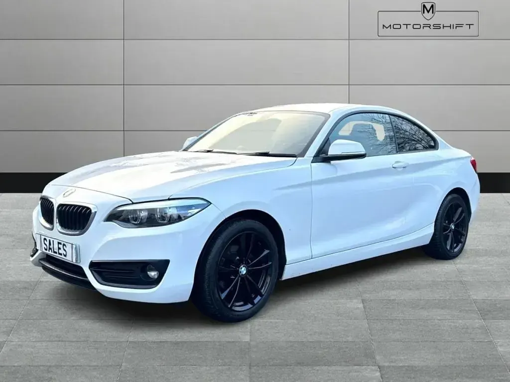 Used BMW 218 Sport Line 136 HP (100 kW) 2017 White Coupe