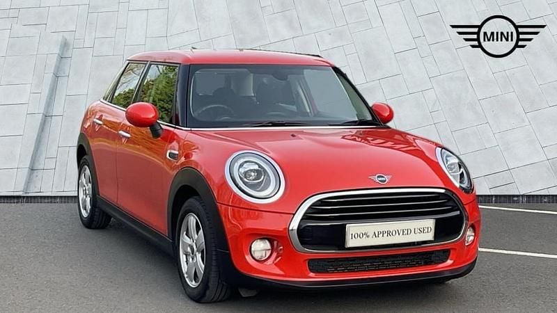 Used Mini Cooper Classic 134 HP (98 kW) 2019 Orange Hatchback