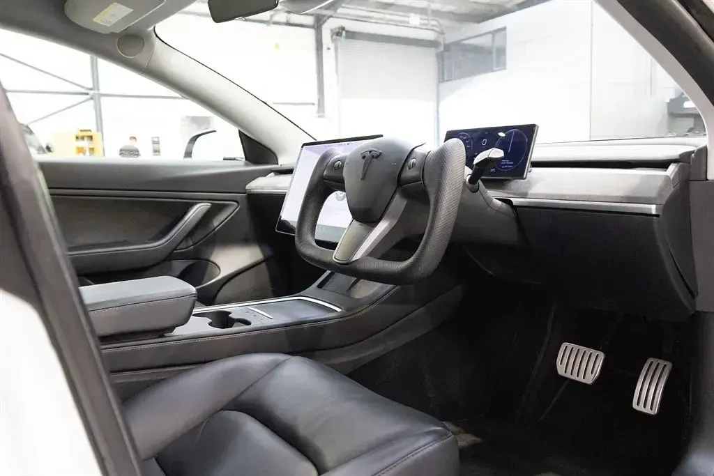 Używany Tesla Model 3 Performance 461 kW (627 KM) 2020 Biały Sedan/Limuzyna