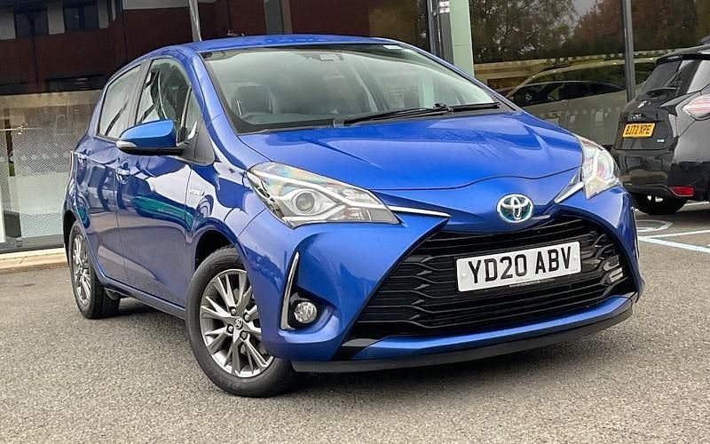 Used 2020 Toyota Yaris Hybrid Hatchback | £12,995 (Super price) - Image 1/4