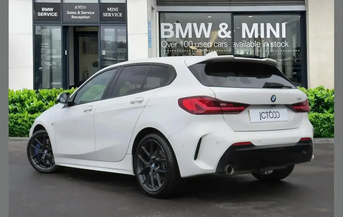 Used BMW 118 M Sport 134 HP (98 kW) 2022 White Hatchback