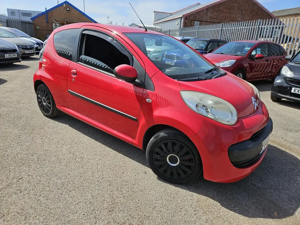 Used Citroën C1 67 HP (49 kW) 2008 Red Hatchback