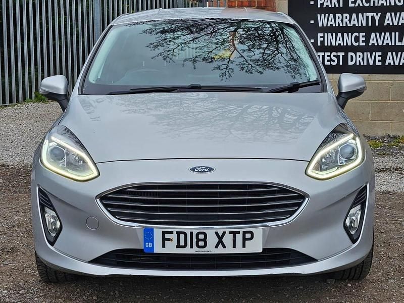 Used Ford Fiesta Zetec 100 HP (73 kW) 2018 Silver Hatchback