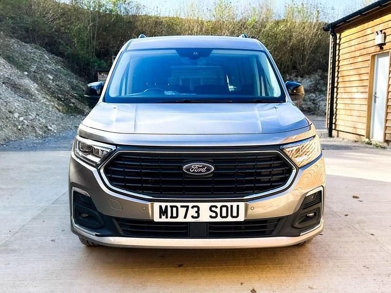 Used Ford Grand Tourneo Connect 114 HP (83 kW) 2023 Silver MPV