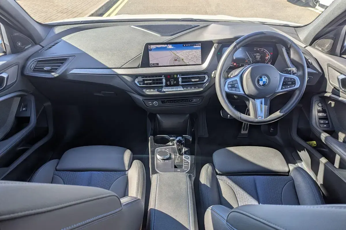 Used BMW 118 M Sport 134 HP (98 kW) 2023 White Hatchback
