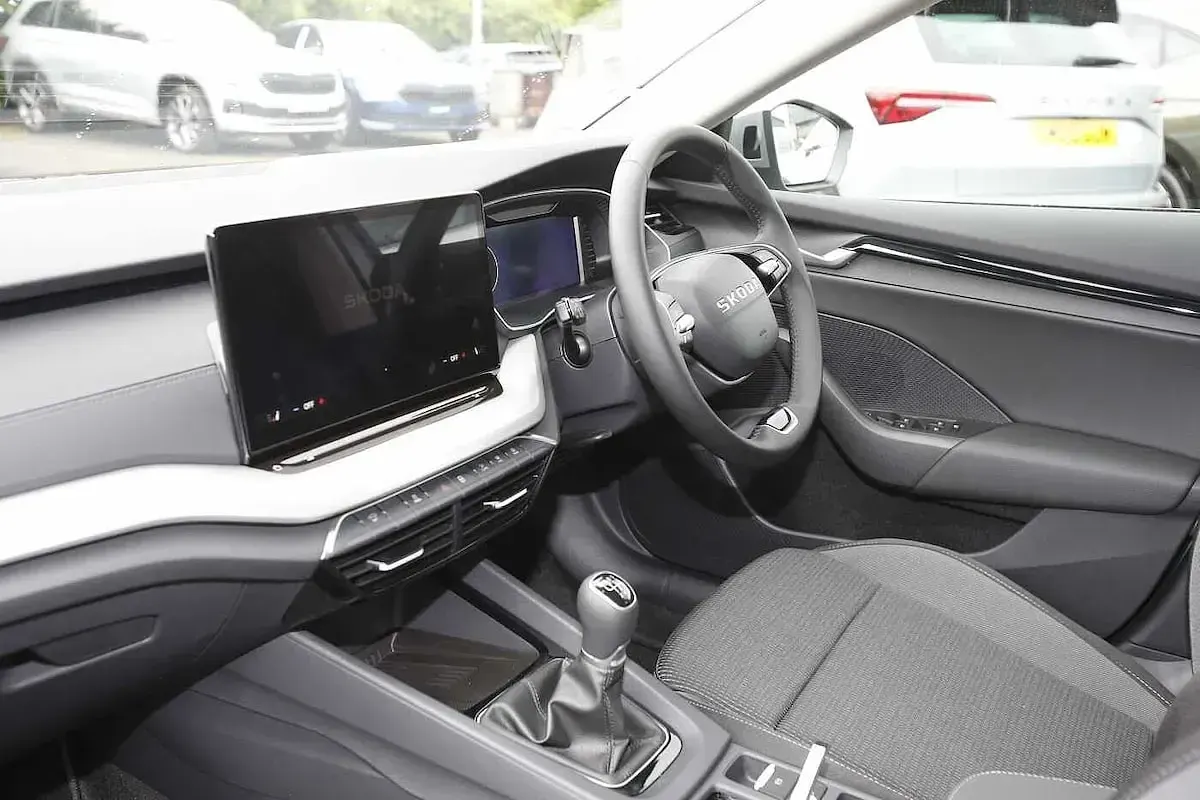 New Skoda Octavia SE Technology 85 HP (62 kW) 2026 Smokey silver metallic Hatchback