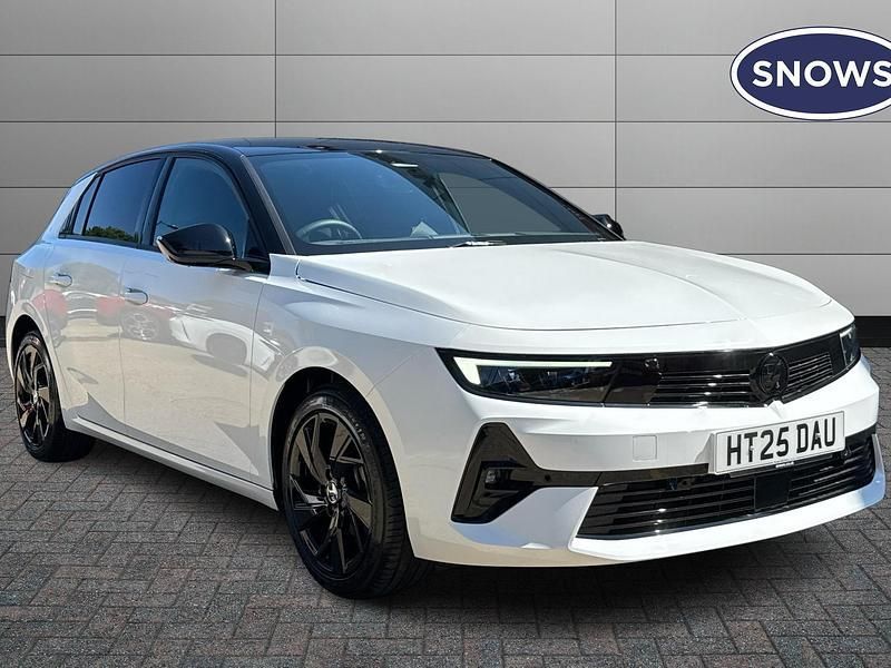 White New 2025 Vauxhall Astra S | £23,490 (Expensive) - Image 1/4