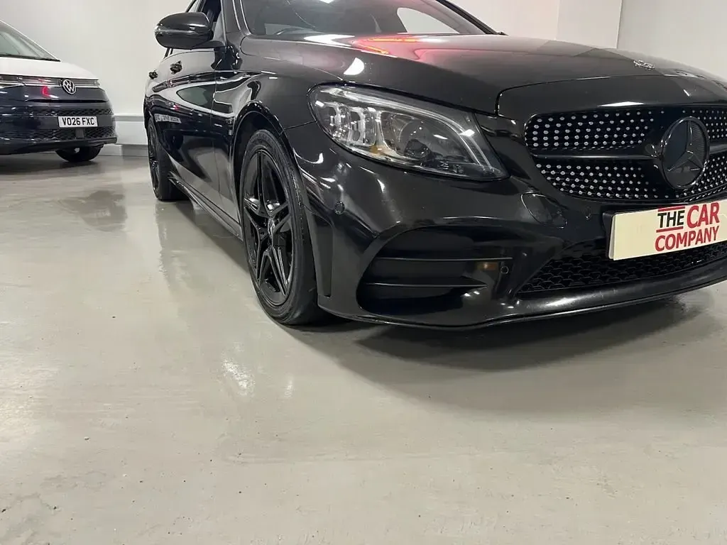 Używany Mercedes C220 AMG line 194 KM (142 kW) 2019 Czarny Sedan/Limuzyna