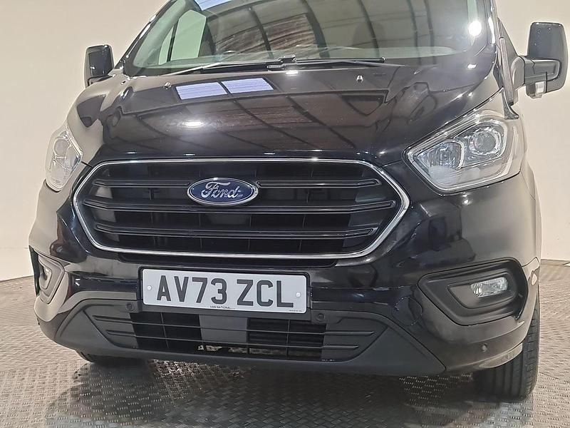 Used Ford Transit Custom Limited 130 HP (95 kW) 2023 Black Van