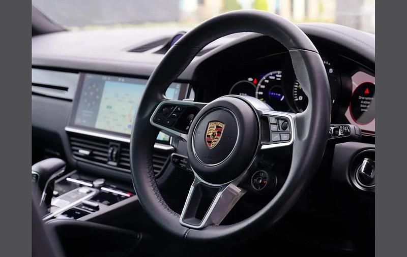 Used Porsche Cayenne 462 HP (339 kW) 2020 Beige SUV