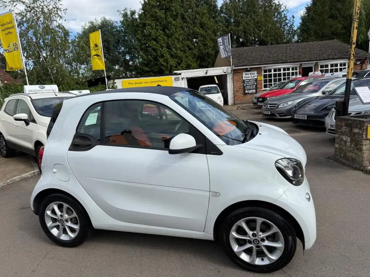 Used Smart ForTwo Coupé Passion Premium 90 HP (66 kW) 2016 White Coupe