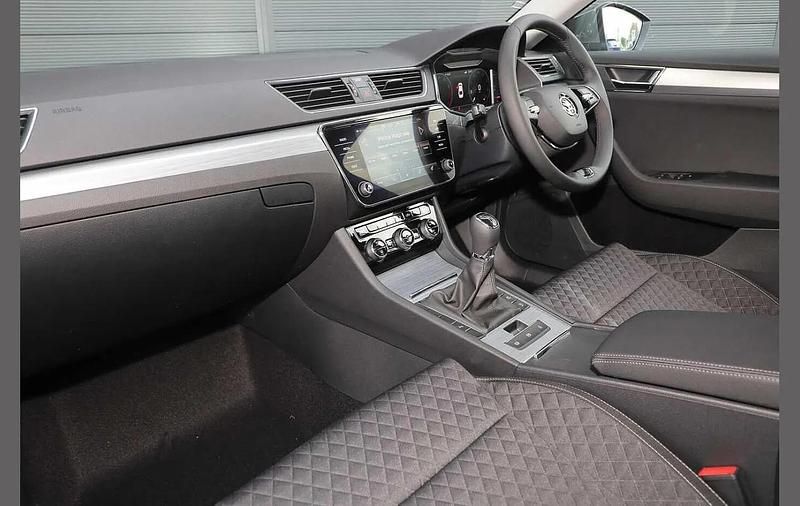 Used Skoda Superb SE 147 HP (108 kW) 2022 Graphite grey metallic Hatchback