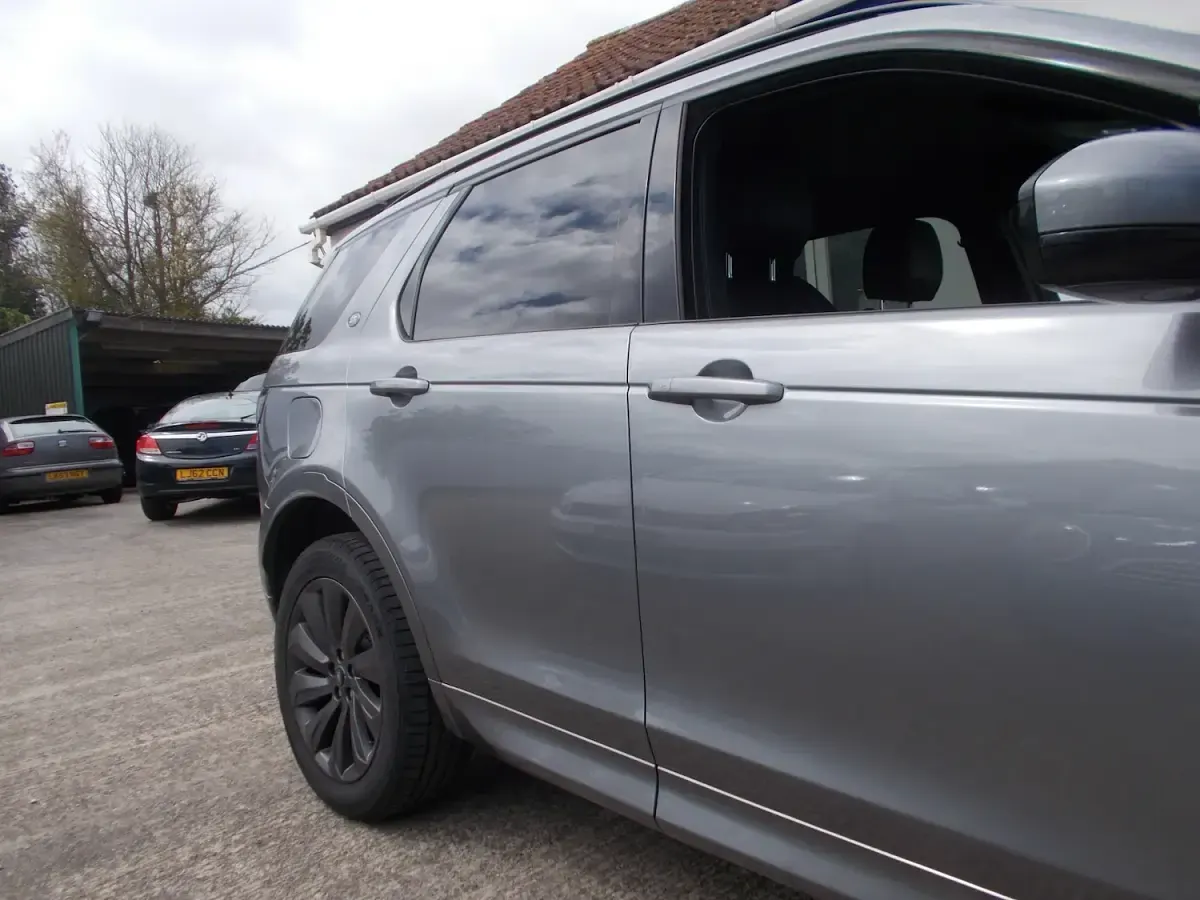 Used Land Rover Discovery 5 SE Dynamic 2020 Grey SUV