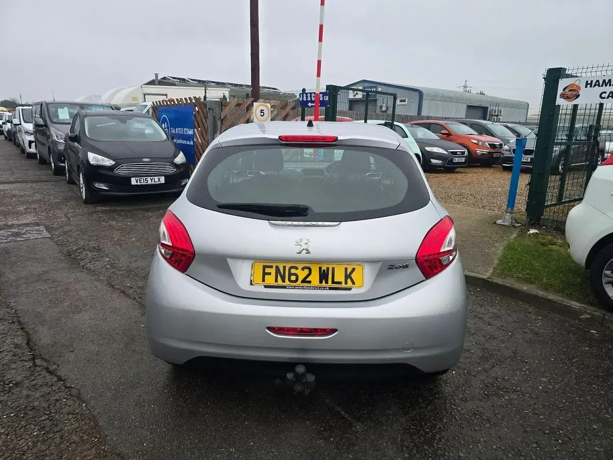 Used Peugeot 208 Access 68 HP (50 kW) 2012 Silver Hatchback