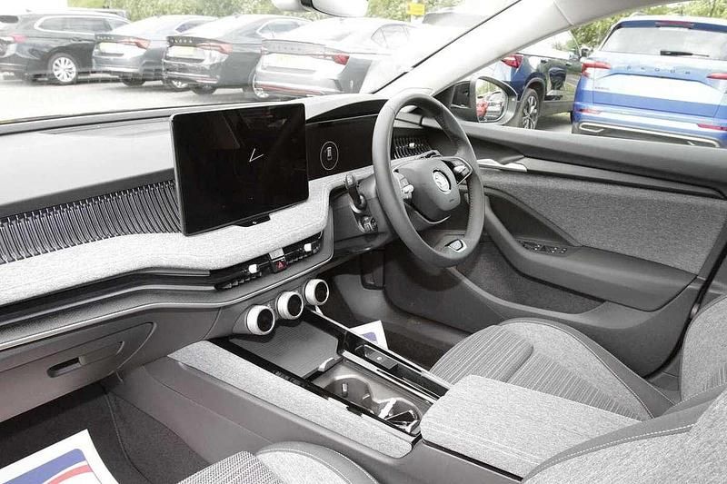 Used Skoda Superb SE Technology 148 HP (108 kW) 2024 Black Estate