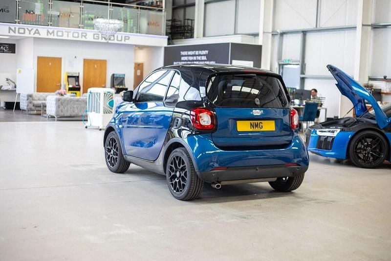 Used Smart ForTwo Coupé Premium 71 HP (52 kW) 2017 Black Coupe