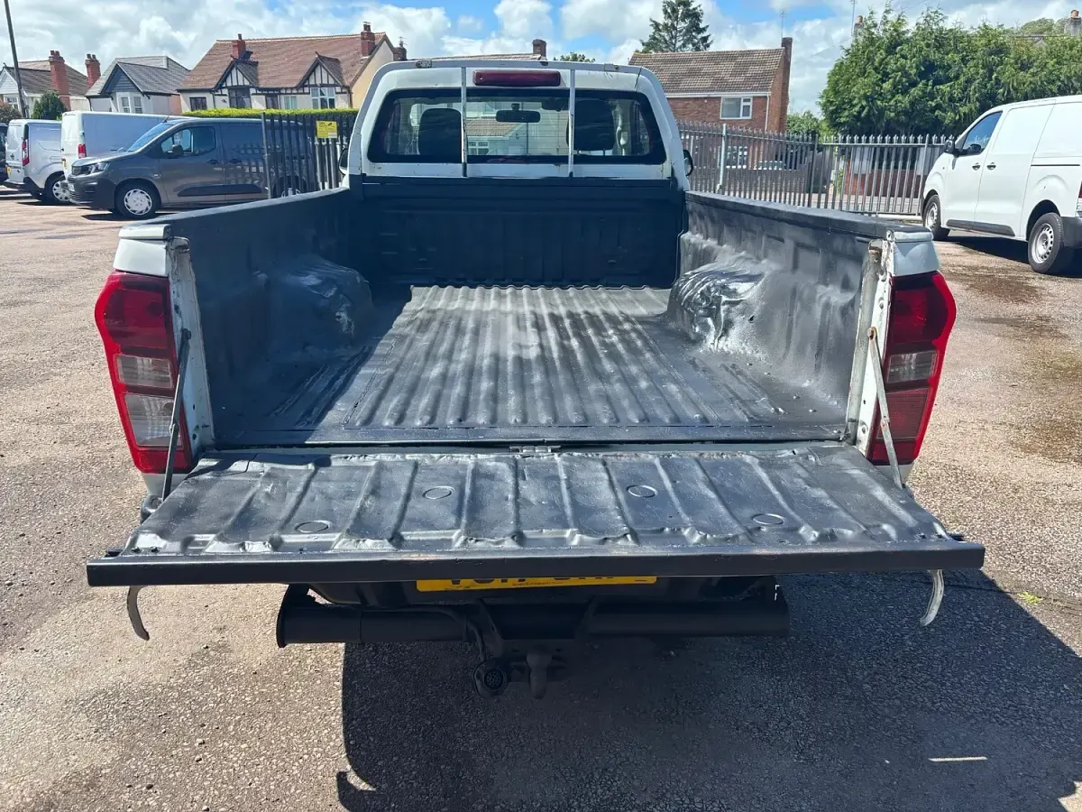 Used Isuzu D-Max 164 HP (120 kW) 2017 White Pickup
