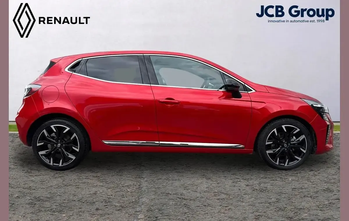 Used Renault Clio V Techno 143 HP (105 kW) 2024 Red Hatchback