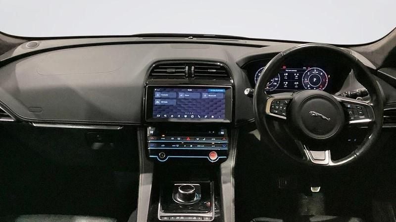 Used Jaguar F-Pace Chequered Flag 180 HP (132 kW) 2020 Black SUV