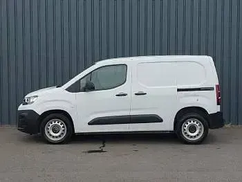 Used Citroën Berlingo 100 HP (73 kW) 2024 White MPV