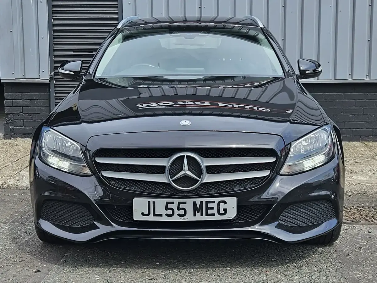 Used Mercedes C220 Executive 170 HP (125 kW) 2015 Black Estate