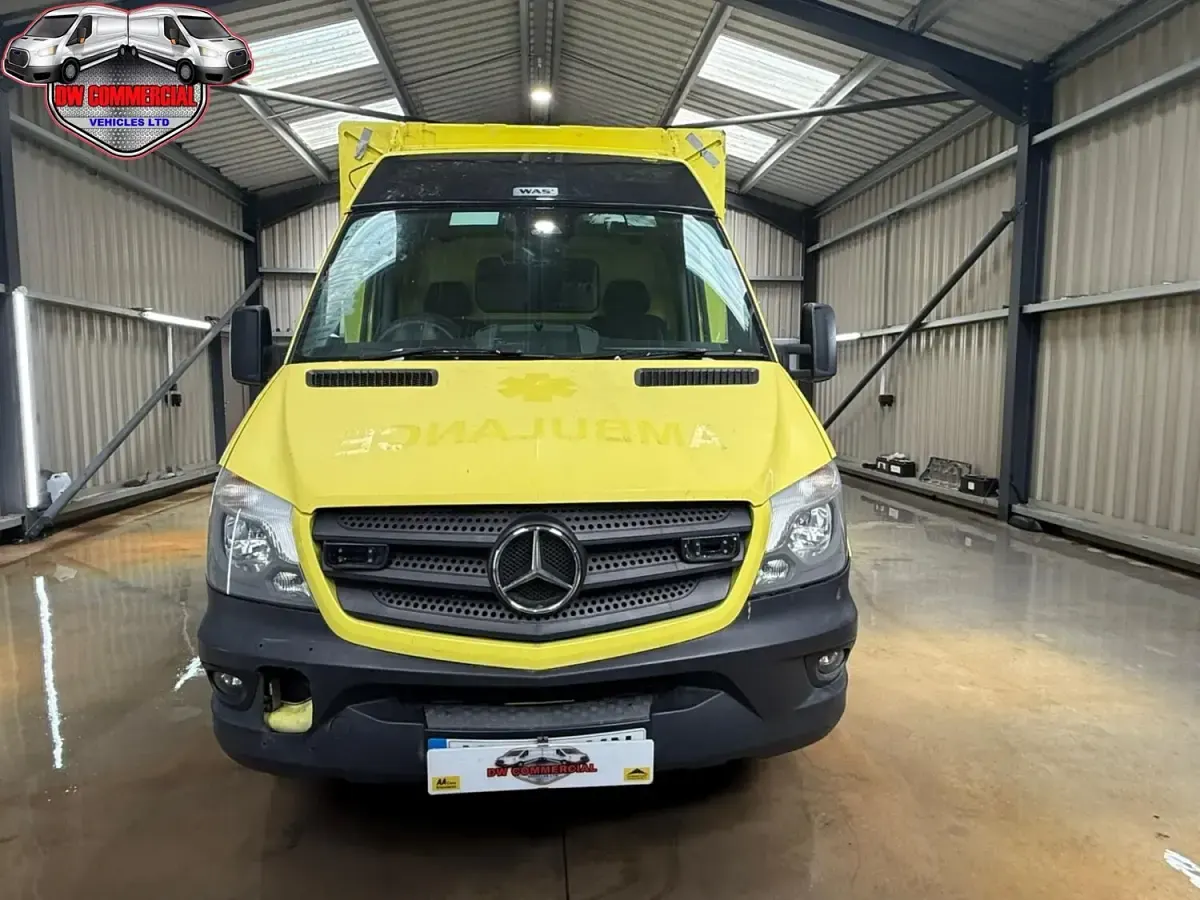 Used Mercedes Sprinter 190 HP (139 kW) 2017 Yellow