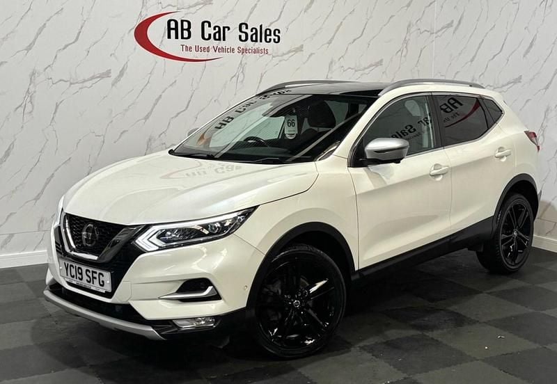White Used 2019 Nissan Qashqai N-Motion SUV | £11,999 (Fair price) - Image 1/3