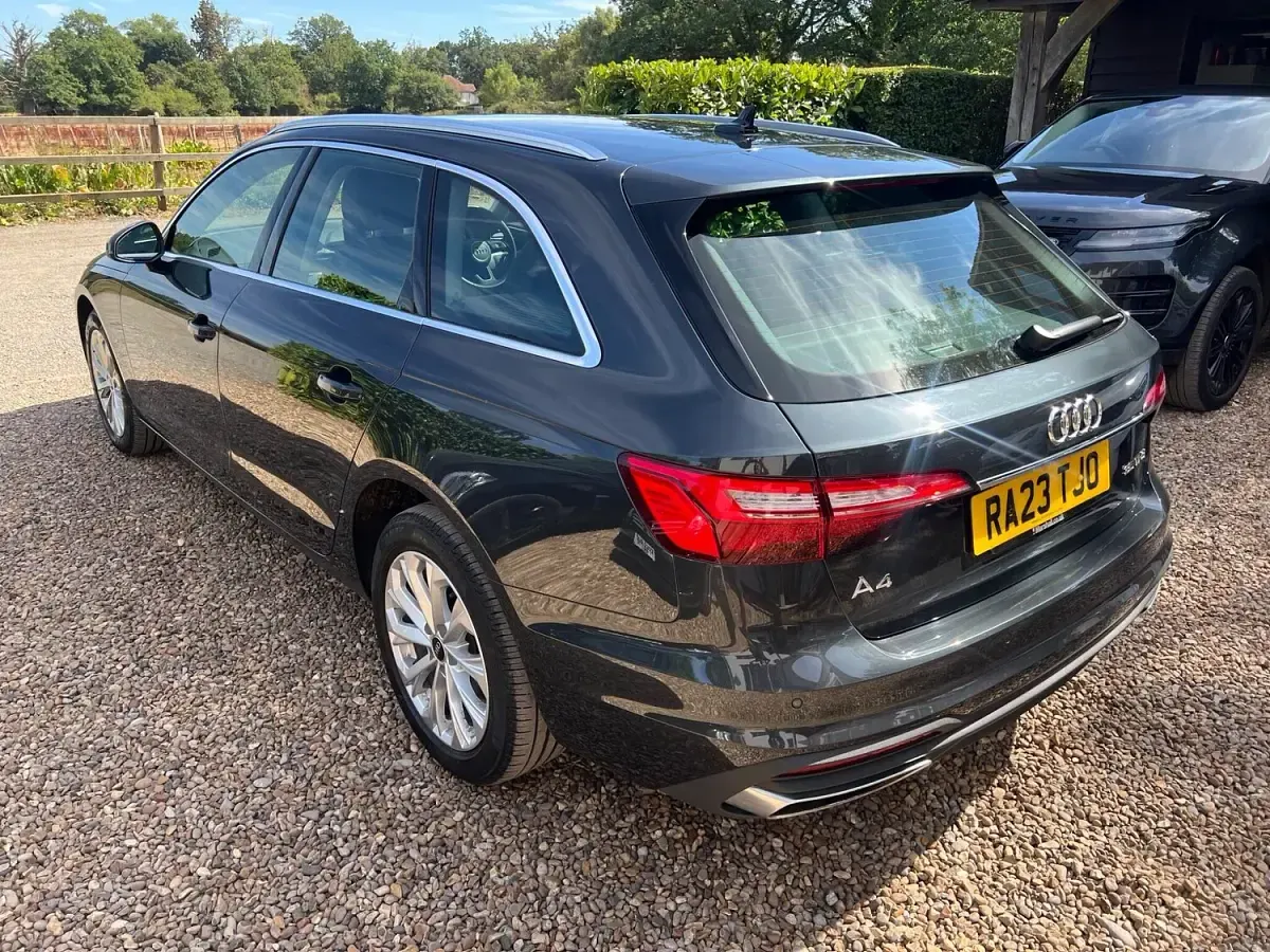 Used Audi A4 Comfort 150 HP (110 kW) 2023 Grey Estate