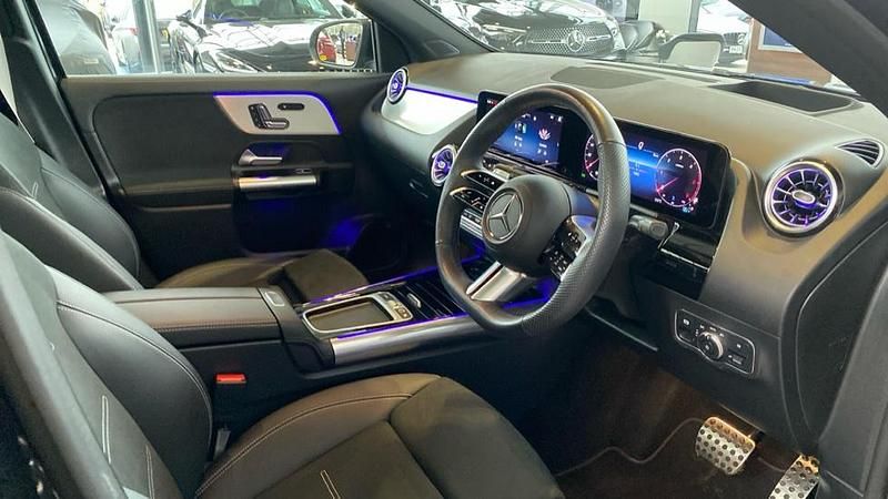 Used Mercedes GLA200 AMG Line Premium Plus 150 HP (110 kW) 2025 Cosmos black metallic SUV