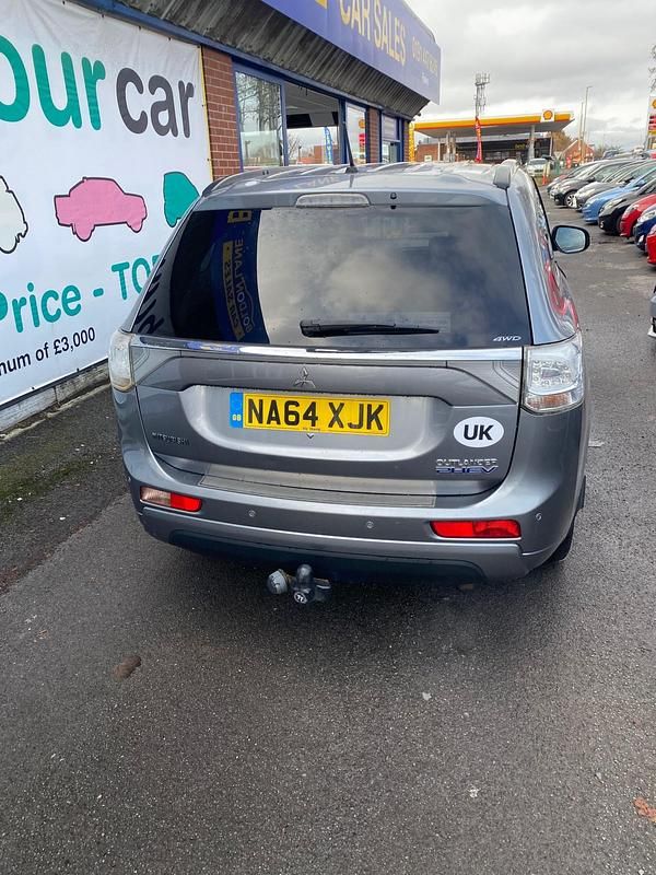 Used Mitsubishi Outlander P-HEV 2014 Grey Estate