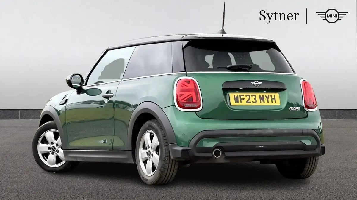 Używany Mini Cooper Classic 134 KM (98 kW) 2023 Zielony Hatchback